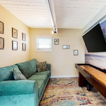 The Orange Crush - 5Br Beachfront Family Retreat-2